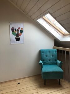 “Therapist and client building trust in Internal Family Systems therapy for complex PTSD treatment.”